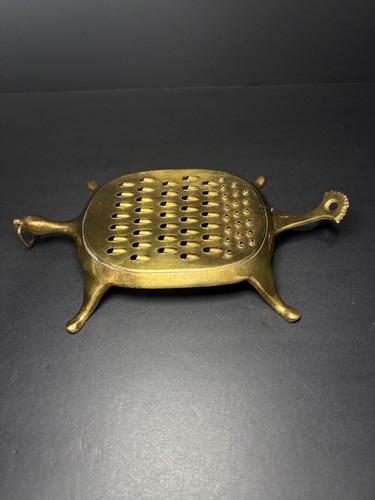 Grattugia formaggio ottone